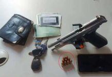 PM prende homem embriagado com pistola na cintura em distrito