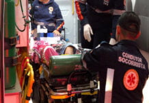 Mulher é esfaqueada durante bebedeira em residência na zona sul
