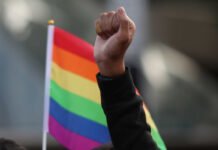 Conservadores quebram acordo e aprovam em comissão proibir casamento gay