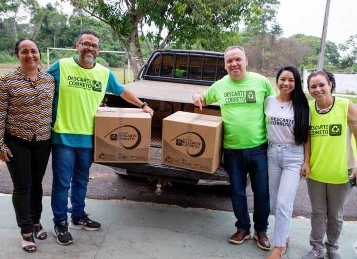 Entrega_De_Computadores-Ana_Flávia_Venâncio-23_11_01-3