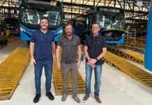 Prefeito Hildon Chaves visita fábrica onde estão sendo produzidos os modelos ônibus Apache Vip que serão entregues a Porto Velho