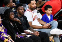 Com Vini Jr. na arquibancada, Bucks vencem Nets pela NBA em Nova York