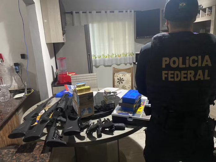 PF apreende armas e munições em RO durante operação contra suspeitos de financiar atos golpistas