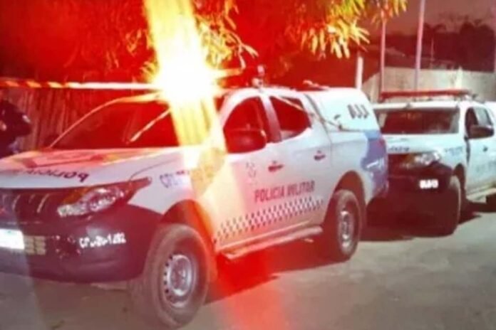 Bandido ameaça atirar na cabeça de adolescente durante roubo