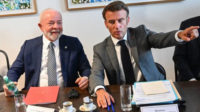 Brasil negocia com França acordo para combustível nuclear de submarino, diz Itamaraty