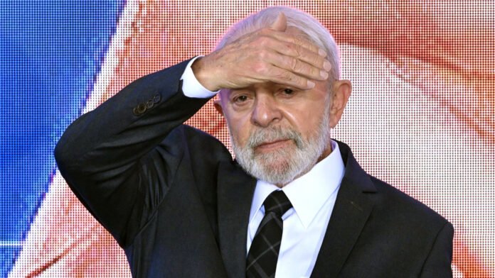 Lula cobra mudanças em comunicação do governo e cogita trocas na equipe, mas sem definir prazo