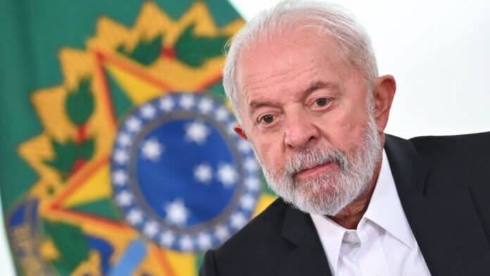 Lula cita Deus e chama adversários de ‘lixo’ ao tentar atrair evangélicos