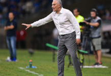 Em reencontro com Tite, Corinthians busca manter sequência invicta diante de Flamengo em crise