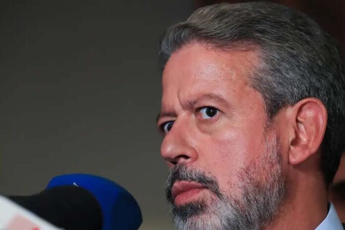 Presidente da Câmara dos Deputados cria comissão especial para analisar PEC das Drogas
