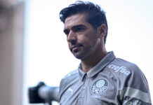 Discurso do técnico Abel Ferreira repercute em jornal espanhol: ‘A resposta mais machista’