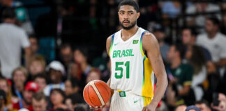 Destaque do Brasil nas Olimpíadas fará teste na NBA e pode ser processado
