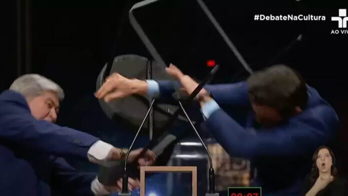 Datena agride Marçal com cadeirada e é expulso de debate da TV Cultura