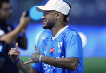Neymar avança na recuperação e volta a treinar com time