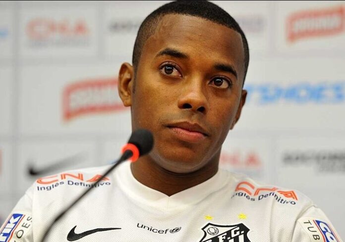 STF encerra julgamento e Robinho seguirá preso no Brasil