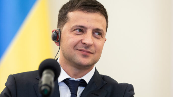 Ucrânia não tem força militar para ganhar a guerra, diz Zelenski