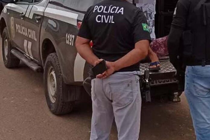 Polícia Civil apreende homem em posse de varias armas de fogo
