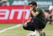 Camisa 9 assombra era Abel e virou prato cheio para crias e improviso