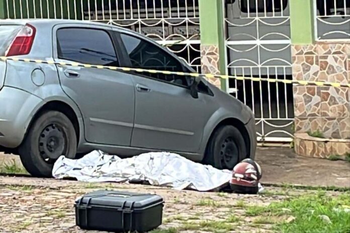 Cabo da PM flagra assalto e criminoso morre em tiroteio no Centro