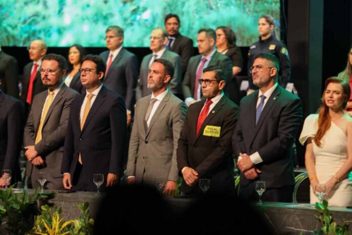 Prefeito de Porto Velho, Léo Moraes, acompanha cerimônia de posse da nova gestão da OAB-RO
