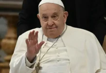 Papa Francisco completa 1 semana internado com pneumonia