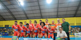 Atletas, autoridades e torcedores lotam Ginásio Dudu na solenidade de abertura da 1ª Copa de Futsal de Base
