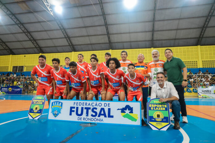 Atletas, autoridades e torcedores lotam Ginásio Dudu na solenidade de abertura da 1ª Copa de Futsal de Base
