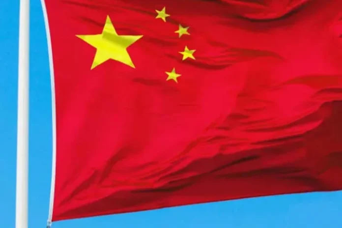 Autoridade chinesa em Hong Kong chama americanos de camponeses em discurso