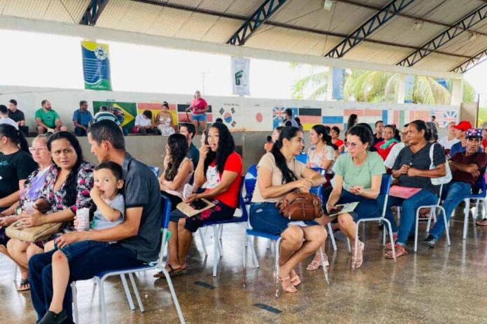 Atendimento à população no Residencial Morar Melhor é realizado durante ação Rondônia Cidadã