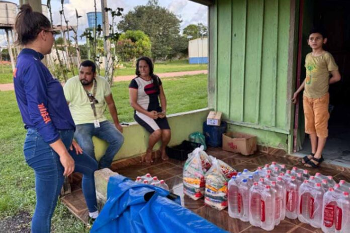 Defesa Civil realiza ação humanitária em comunidades rurais atingidas pela cheia do rio Madeira