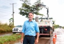 Após anos na escuridão, trecho da avendia Guaporé começa a receber sistema seguro de iluminação