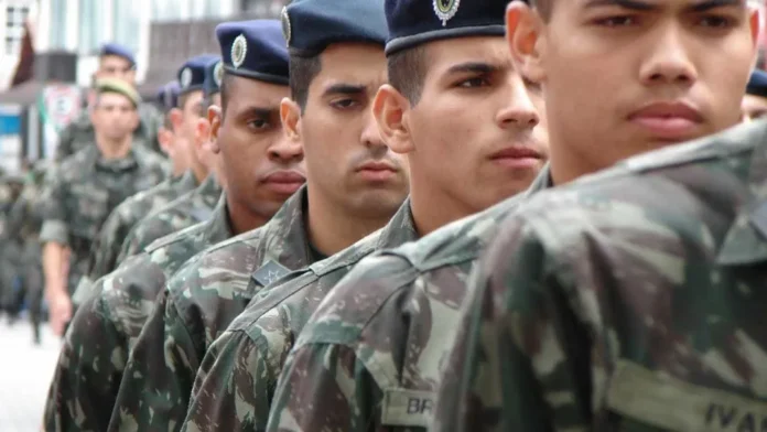 Prazo para alistamento militar termina nesta segunda-feira