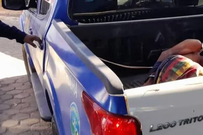 Acusado de tentar matar desafeto a facada é atacado a coronhadas