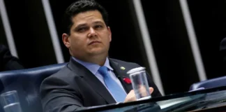 PF diz que suplente usava nome de Alcolumbre para desviar licitações
