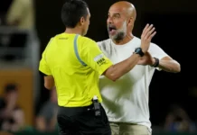 Guardiola tem momento de fúria com árbitro em derrota do City; vídeo
