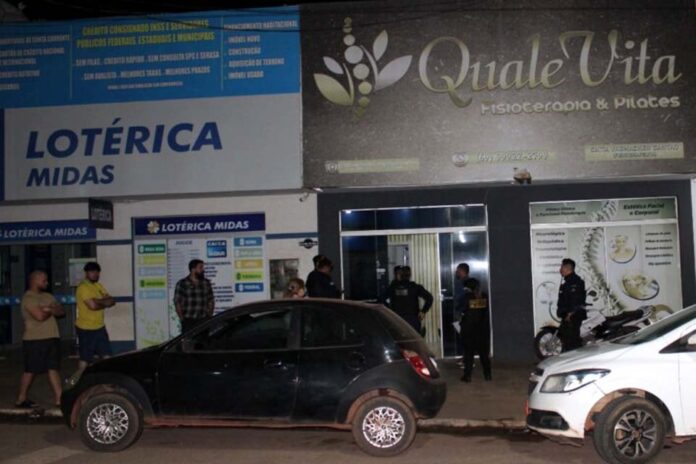 Mulher é morta a tiros dentro de casa na frente dos filhos em RO