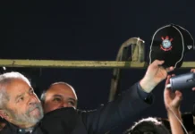 Lula defende Abel, faz pedido a Neto e diz que Corinthians está uma baderna