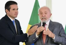 Câmara aprova urgência de projeto contra adultização sob protestos de bolsonaristas