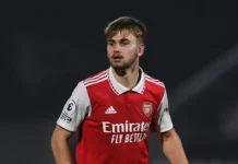 Ex-jogador do Arsenal Billy Vigar morre após choque em campo