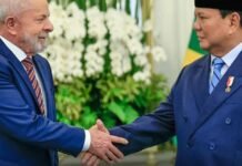 Brasil e Indonésia firmam acordos; Lula confirma candidatura em 2026