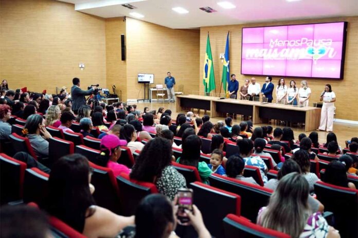 Evento “Menos Pausa, Mais Amor” promove tarde de aprendizado e valorização da mulher na ALE-RO