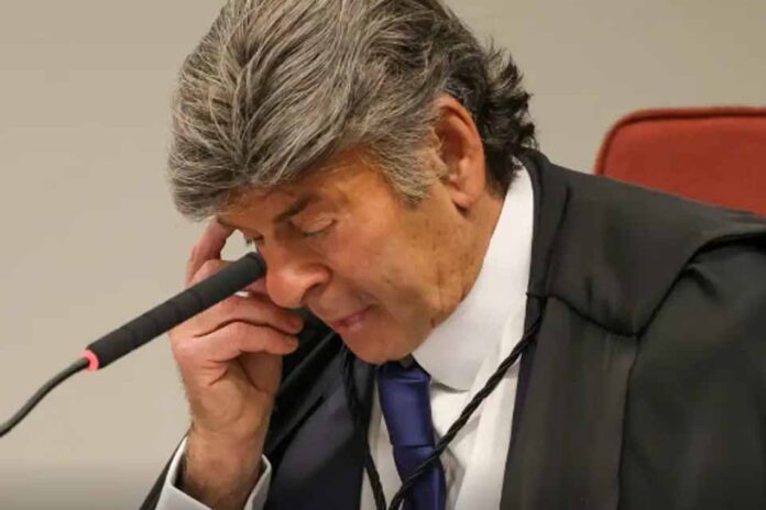 Fux pede vista e suspende julgamento de recurso de Moro no STF