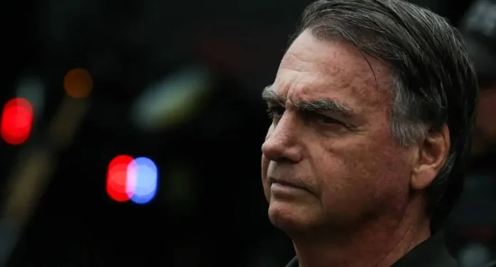 Moraes autoriza atendimento médico domiciliar para Jair Bolsonaro