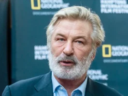 Alec Baldwin e irmão sofrem acidente de carro em Nova York