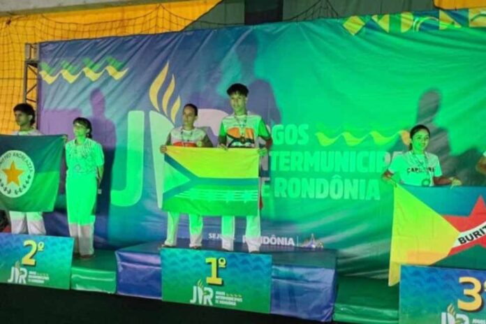 Competições de capoeira reúnem atletas de nove municípios no JIR 2025