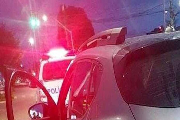 PM prende motorista embriagado dormindo dentro do veículo em semáforo