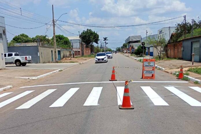Prefeitura de Porto Velho intensifica modernização da sinalização para garantir mais segurança no tráfego à população