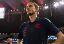 Minimalista, Filipe Luís tenta moldar o Fla entre suas convicções e manias