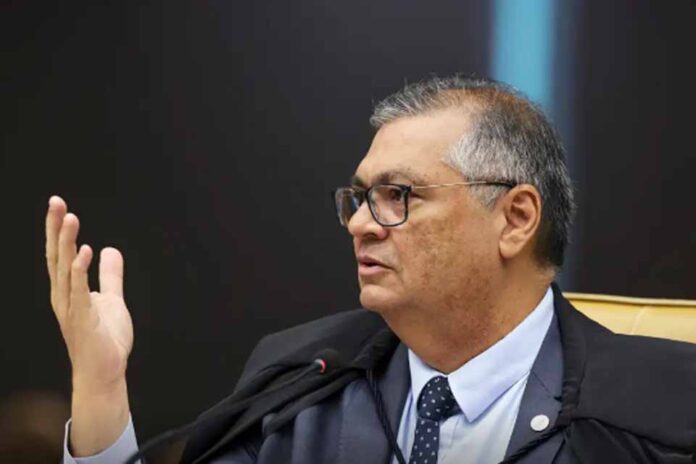 Dino manda divulgar CPF de quem ganha salário via emendas para saúde