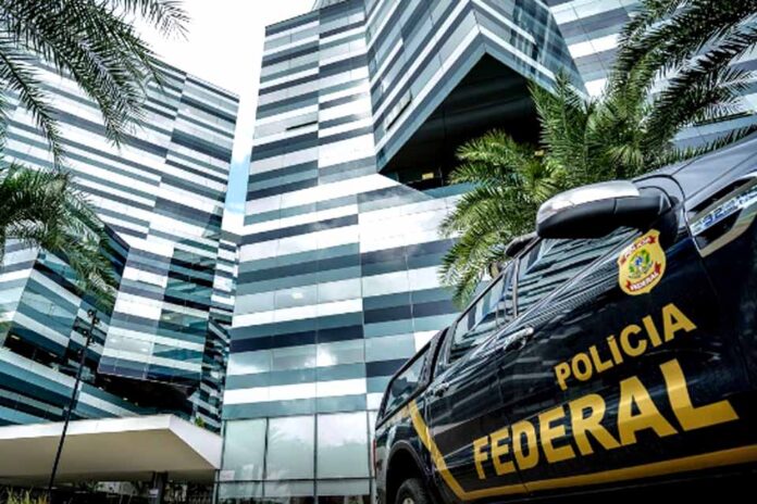 Anderson Torres e Ramagem são demitidos da PF após condenação