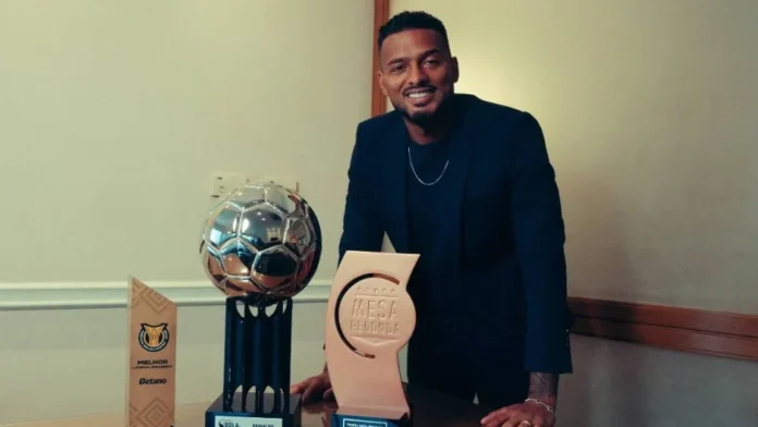 Melhor lateral-esquerdo do Brasileiro, Reinaldo sonha com Copa do Mundo